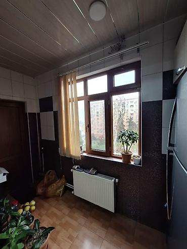 hamam rəfləri: Mənzildə tam qurulu və funksional mətbəx və sanitar qovşaq təqdim — 4
