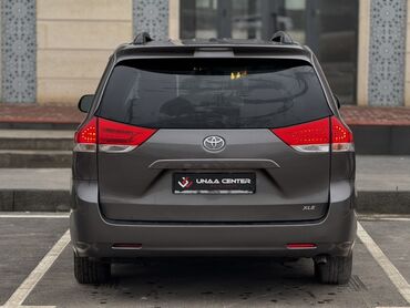 Toyota: Toyota Sienna: 2013 г., 3.5 л, Автомат, Бензин, Минивэн — 4