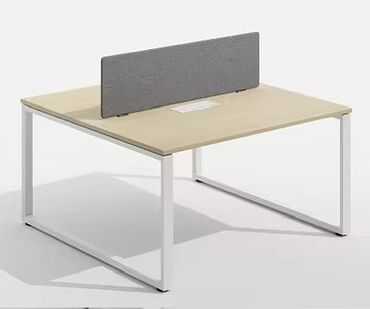 компьютерный стол: İş masası – iki işçi üçün bölücü panelli model - İkili iş stansiyası