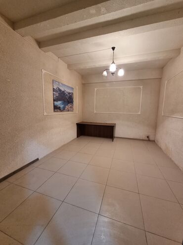 1 комнатная квартира на сутки в оше: Сдаю Офис, 21 м², В бизнес центре, 1 линия