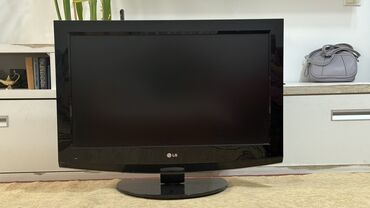 Телевизоры: Продаю рабочий ТВ LG 32 дюйма с пультом