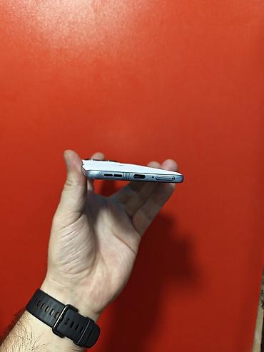 zero 30 5g: Motorola 256 GB, rəng - Boz, Zəmanət, Sensor, Barmaq izi — 4