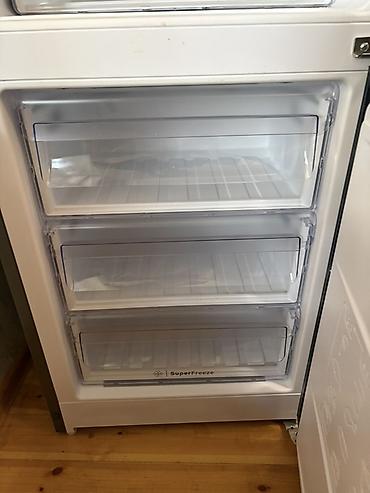 yeni soyducu: Yeni 2 qapılı Indesit Soyuducu Satılır, rəng - Boz, Dolab içi — 4