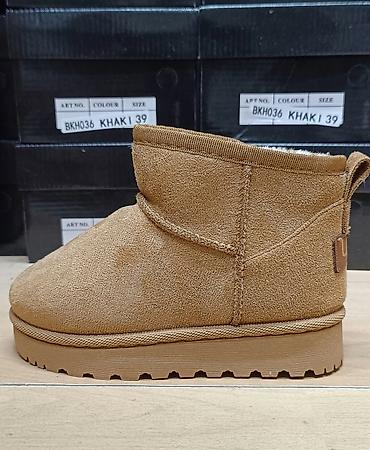 kolica za dete: Ugg mini classic dečije čizmice NOVO Novo Brojevi 25 do 36 fb — 2
