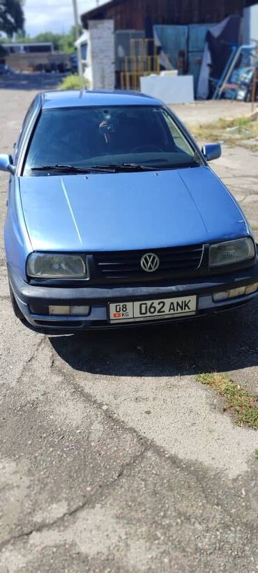 от венто: Volkswagen Vento: 1993 г., 2 л, Механика, Бензин