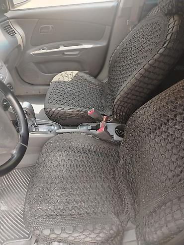 kia rio farası: Kia Rio sedan – qara rəng, kompakt və qənaətcil şəhər avtomobili — 7