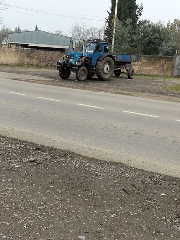 Traktorlar: Mavi rəngli ağır sinif təkərli traktor və qoşqu komplekti — 4