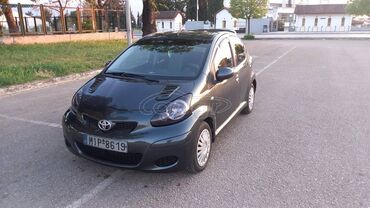 Toyota: Toyota Aygo: 1 l. | 2009 έ. Χάτσμπακ — 2