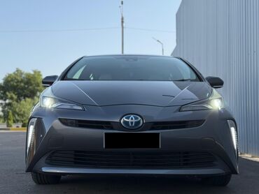 самая дорогая машина в кыргызстане 2023: Toyota Prius: 2019 г., 1.8 л, Вариатор, Гибрид, Седан