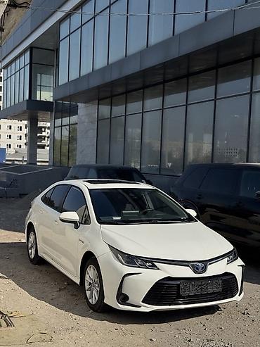 Toyota: Toyota Corolla: 2022 г., 1.8 л, Вариатор, Гибрид, Седан — 3