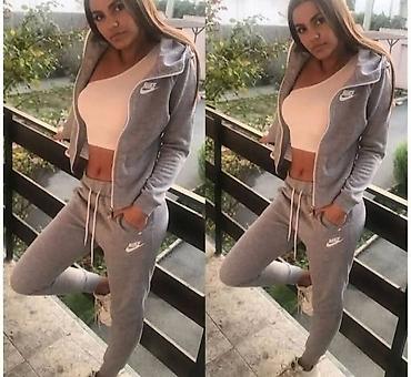 tn: Ženska komplet trenerka 
S M L XL 2XL
 Cena 3000 din — 8