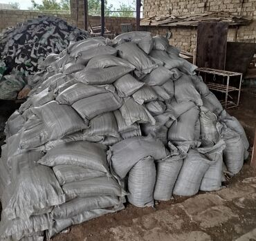 Asfalt qırıntısı: Gubrelerin satişi ela torfdu kisesin 3manatda ededle satram çox alana — 2