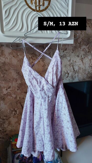 Kardiqanlar, jaketlər: Qadın geyimləri kolleksiyası 1) Ağ-qara bluz - Ölçü: S - Qiymət: 18 — 7