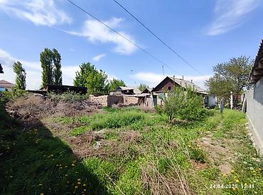 Продажа коттеджей и домов: Продаётся дом, в пос. Манас, рядом с трассой, участок 6,6с.(17*40м.) — 2