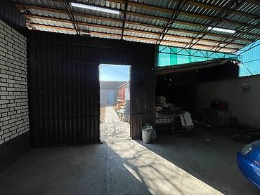 Продажа коттеджей и домов: Продаётся капитальный дом с большим крытым двором-навесом и гаражными — 7