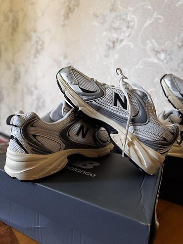 Мужские кроссовки, 40, 40.5, New Balance, Новый, цвет - Серебристый, Самовывоз, Платная доставка