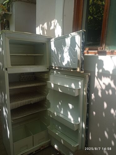 soyuducu axtarıram: İşlənmiş 2 qapılı Cinar Soyuducu Satılır, rəng - Ağ