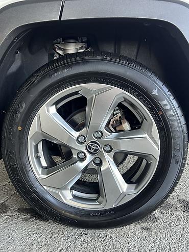 Toyota: Toyota Camry: 2021 г., 2.5 л, Вариатор, Гибрид, Кроссовер — 12