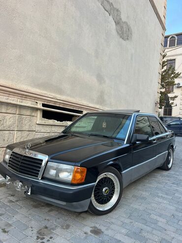 190 azn kart: Mercedes-Benz 190: 2 l | 1992 il Sedan