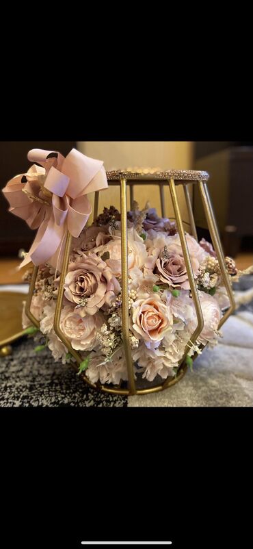 Xonça: Her biri ela vezyetdedir. Tek tek qiymeti 20 azn — 8