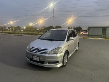 Toyota: Toyota Ipsum: 2003 г., 2.4 л, Автомат, Газ, Минивэн