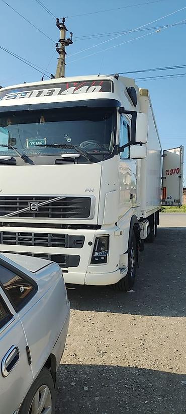 кондиционер на крышу грузовика: Volvo FH13 440, седельный тягач с рефрижераторным полуприцепом — 3