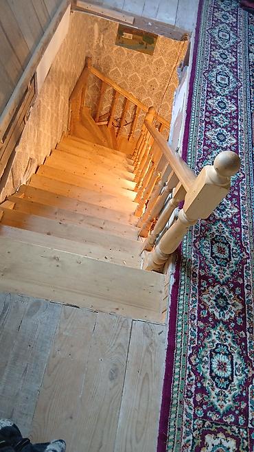 Həyət evi alıram: Satılır: iki mərtəbəli həyət evi - Ümumi plan: 2 mərtəbə, fasadda — 10