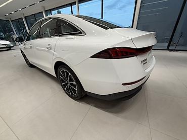 Roewe: Roewe : 2026 г., Автомат, Гибрид, Лифтбек — 6
