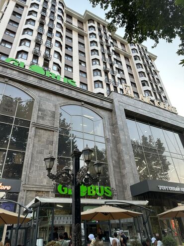 сдаю квартиру долгосрочную: 3 комнаты, 113 м², Элитка, 8 этаж, ПСО (под самоотделку)