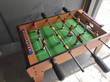 Маски, очки: Mini stolüstü futbol (foosball) oyunu - Kompakt ölçülü, ağac