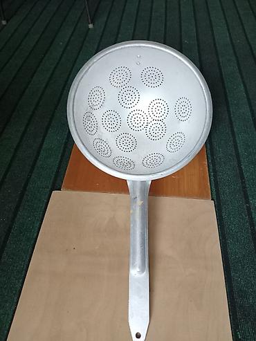 kasa: Metal süzgəc – uzun saplı, yarımkürə formalı - Material: yüngül — 1