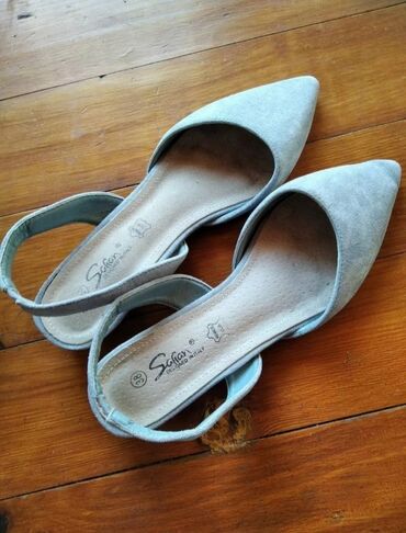 broj boja siva: Sandals, Safran, 38
