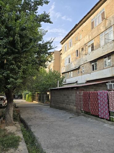 район киркомстром бишкек: 4 бөлмө, 74 кв. м, 2 кабат, Евроремонт