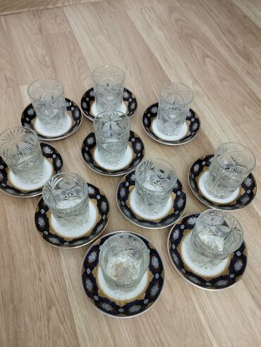 3 lük list dəmir: Стаканы, Стекло