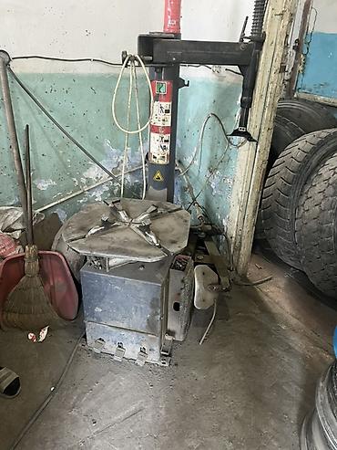 Шиномонтажный станок (монтажно-демонтажный) - Настольный поворотный at lalafo.kg Шиномонтажный станок (монтажно-демонтажный) - Настольный поворотный