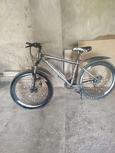 Dağ velosipedi – 26” təkər, alüminium gövdə Xüsusiyyətlər: - Çərçivə