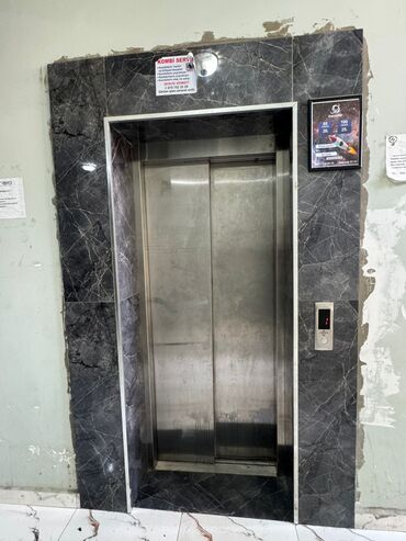 Uzunmüddətli kirayə mənzillər: 2 otaqlı mənzil – tam mebel və məişət texnikası ilə - Geniş zal — 10