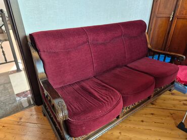 Bağ divan və kreslo dəstləri: İşlənmiş, Jurnal masası, 2 kreslo, Divan, Rumıniya — 16