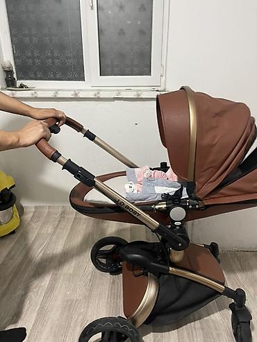 эко бейби: Универсальная детская коляска 3 в 1 JD Baby (коричневая эко‑кожа) — 2