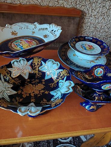 gulle: Kobalt mavi və ağ rənglərdə, qızılı naxışlı dekorativ porselen servis — 4