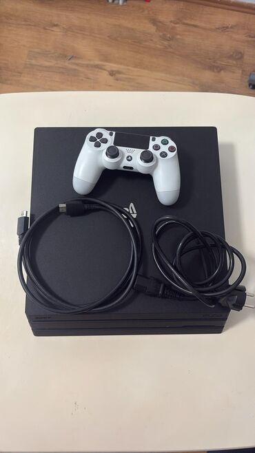 χειριστήριο ps4 μεταχειρισμενο: Sony PlayStation 4 Ps PRO 1TB oyun konsolu, daxil olan bir ədəd ağ