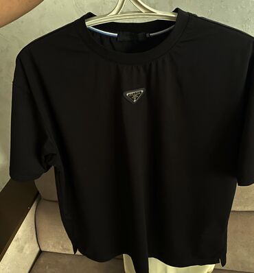 пальто чёрное: Мужская футболка, 2XL (EU 44), Prada, Новый, цвет - Черный, Самовывоз