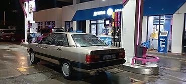 Audi 100: 1986 г., 2.2 л, Механика, Бензин, Седан