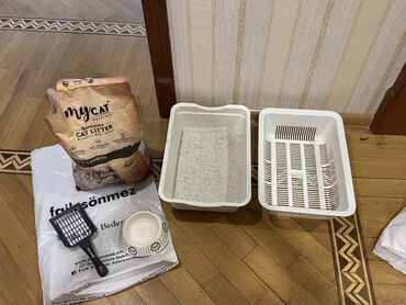 Geyimlər: Лоток с лопаткой наполнитель 10 литров новый не использованный и миска