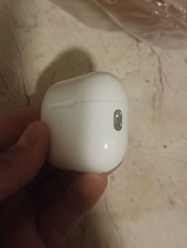 apple airpods pro qiymeti: 500 e satilır razılaşma yolu ile endirim olar