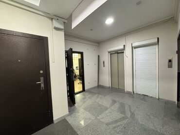 Офисы: Сдаю Офис, 170 м², В бизнес центре, С отдельным входом, 1 линия, С оборудованием — 10