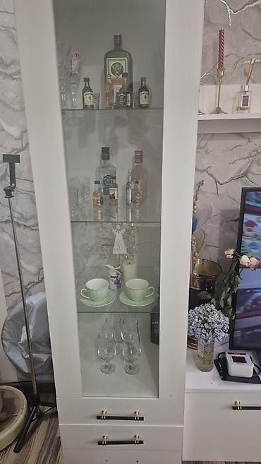 samdamlar: Ağ rəngli qonaq otağı mebel dəsti - Tərkibi: TV stendi (iki yan — 2