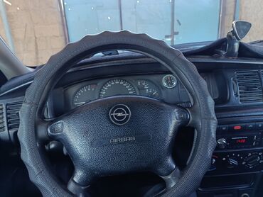 Opel: Opel Vectra: 2000 г., 1.8 л, Механика, Бензин, Седан — 12