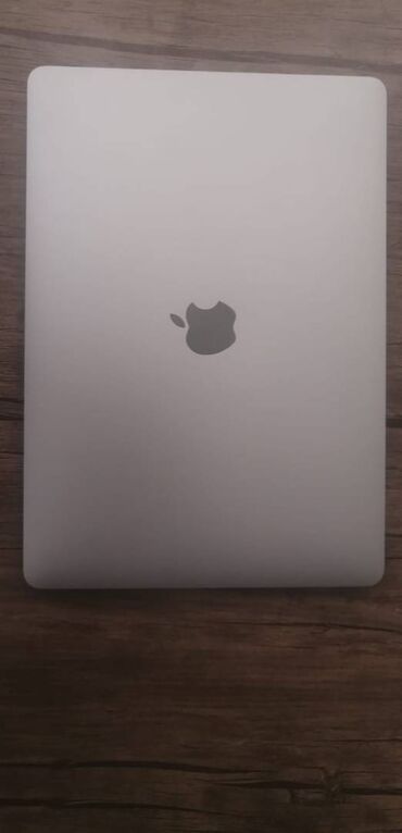 appel: MacBook Air, 13,3 ekran, M1, qutusu ustunde, magazadan 2 hefte evvel