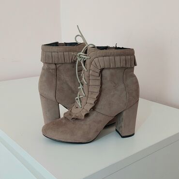 teget gleznjace: Ankle boots, 38